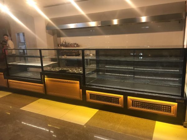 Cake & Bread Display Unit